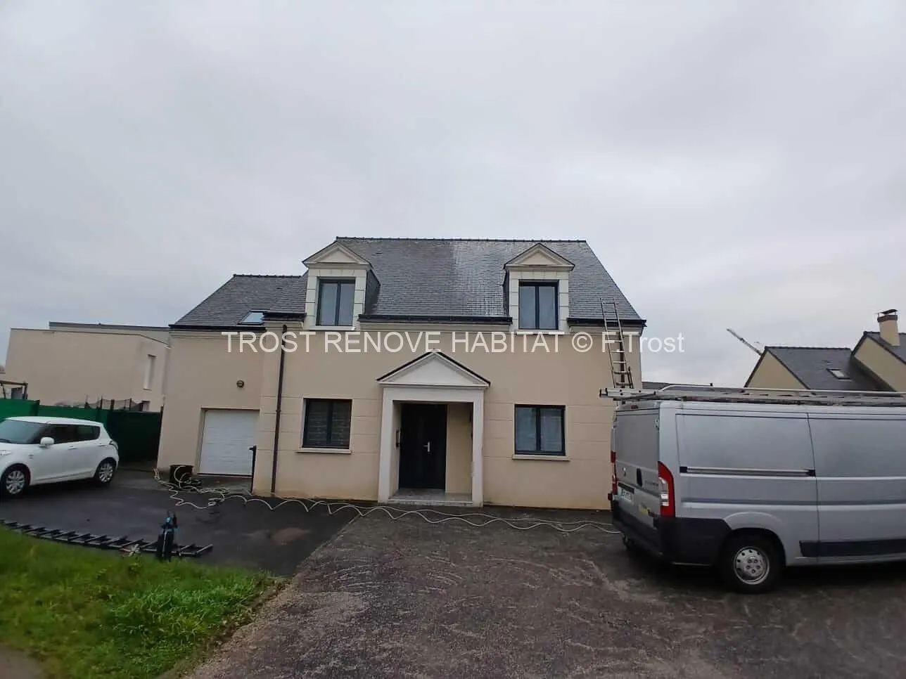 Démoussage d'une toiture à Angers