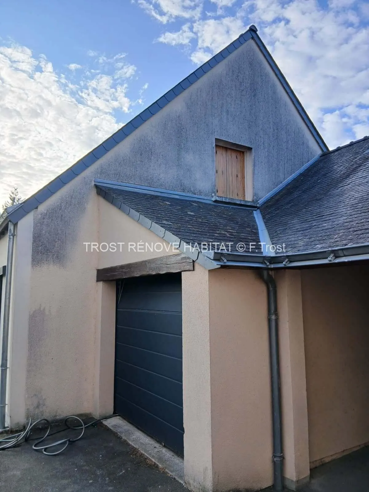 Avant : Nettoyage d'une façade de maison à Angers