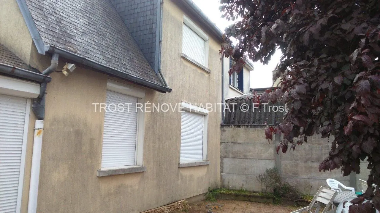Avant : Nettoyage d'une façade à Beaufort-en-Vallée