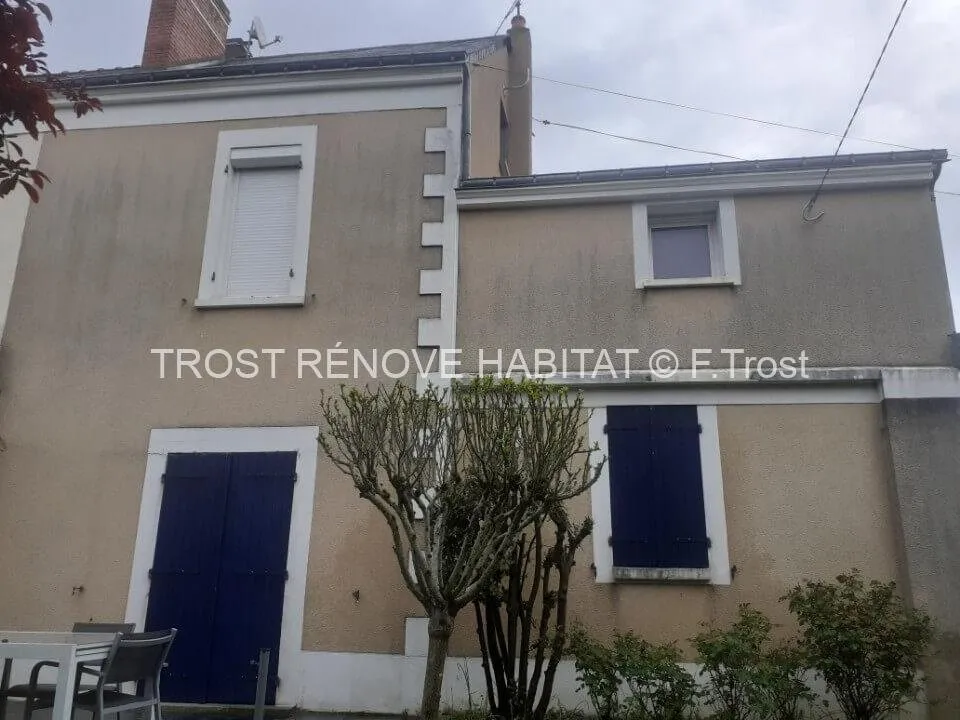 Avant : Nettoyage d'une façade à Angers