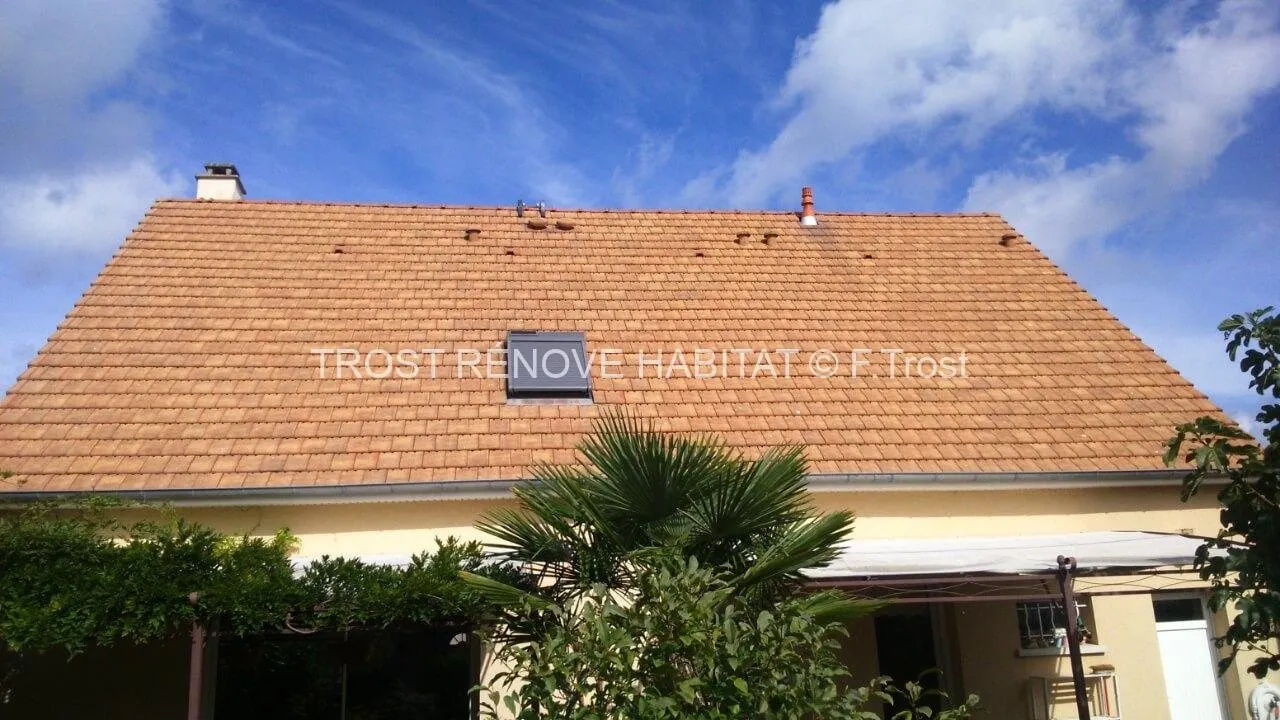 Après : Nettoyage de toiture en tuiles à Cholet