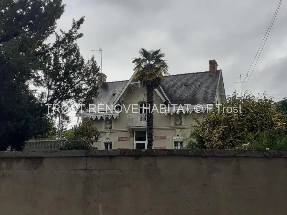 Démoussage d'une toiture à Avrillé