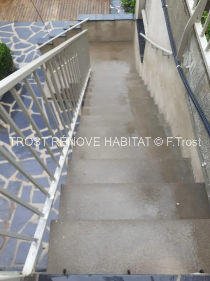 Après : Nettoyage d'un escalier à Saint-Mathurin-sur-Loire