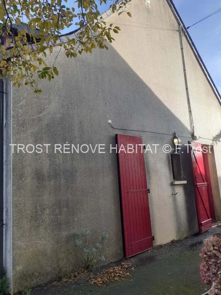 Avant : Nettoyage d'une façade à Montjean-sur-Loire