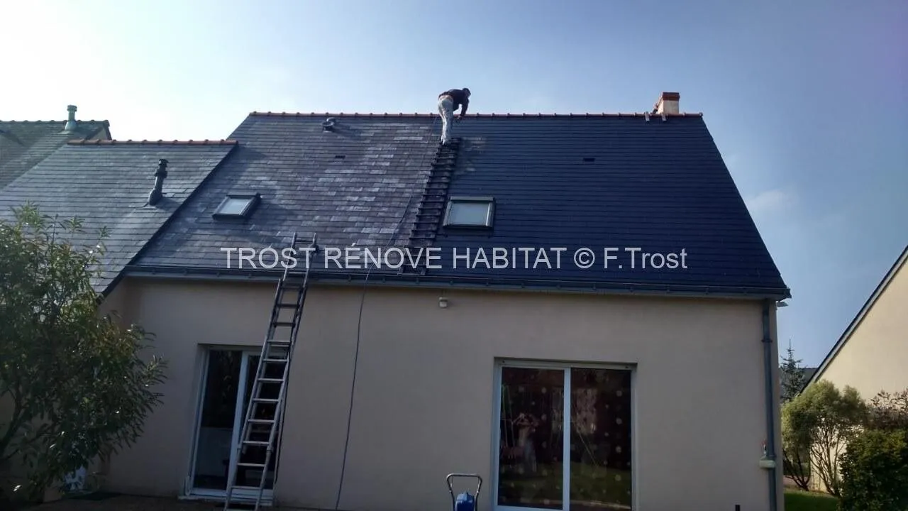 Nettoyage d'une toiture à Briollay