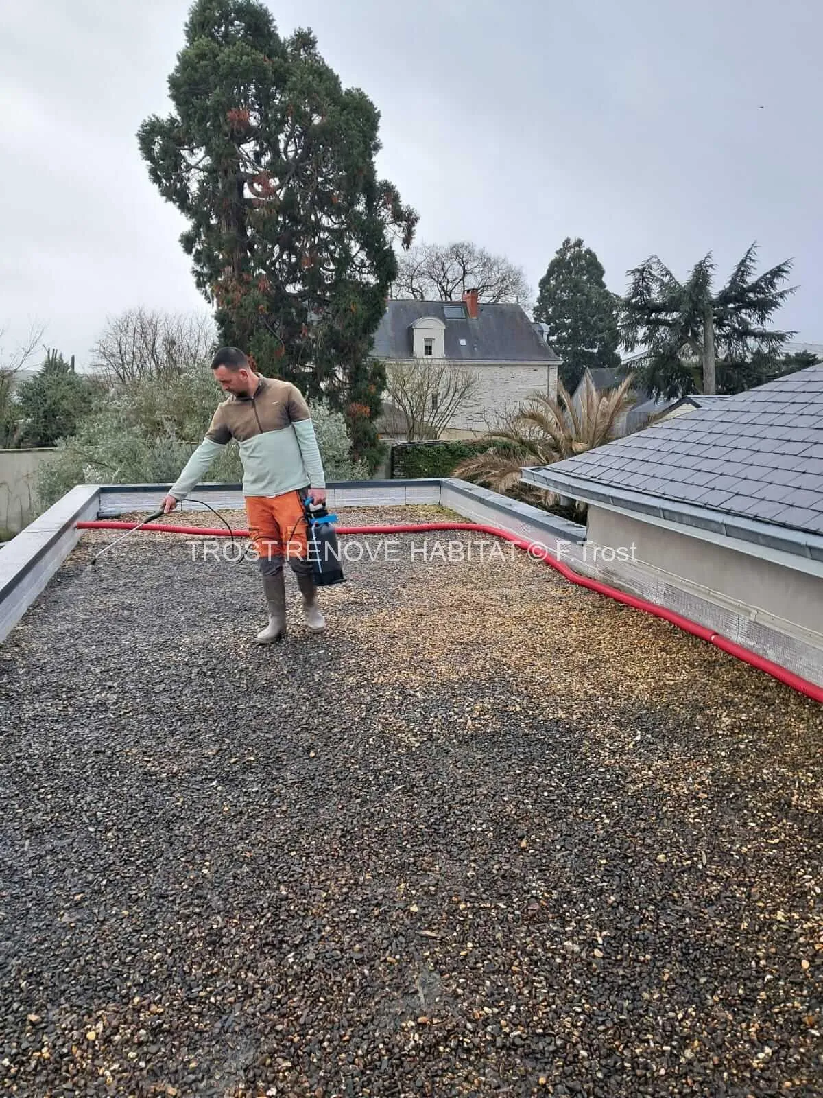 Nettoyage d'un toit terrasse à Angers