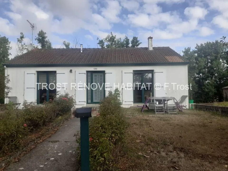 Démoussage d'une toiture en tuiles, Cholet